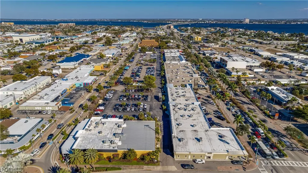 1201-1317 Cape Coral Parkway E Cape Coral FL 33904