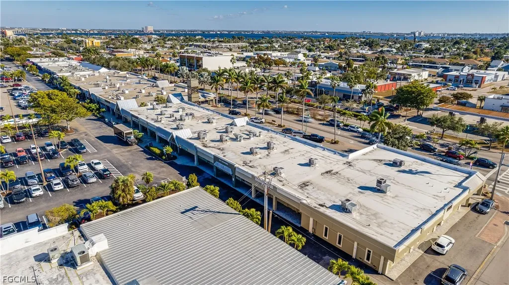 1201-1317 Cape Coral Parkway E Cape Coral FL 33904