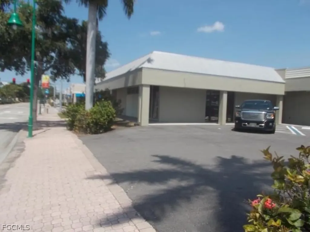 1201-1317 Cape Coral Parkway E Cape Coral FL 33904