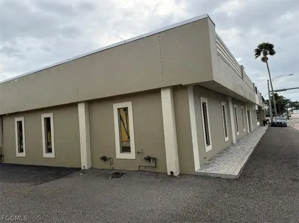 1201-1317 Cape Coral Parkway E Cape Coral FL 33904