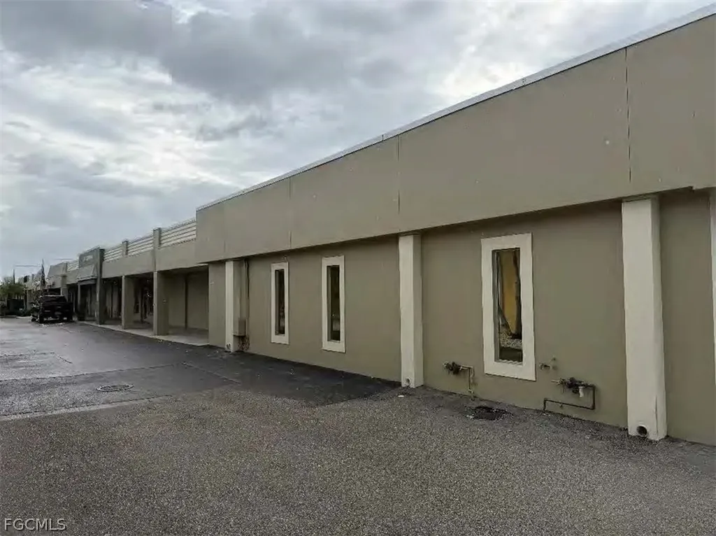 1201-1317 Cape Coral Parkway E Cape Coral FL 33904