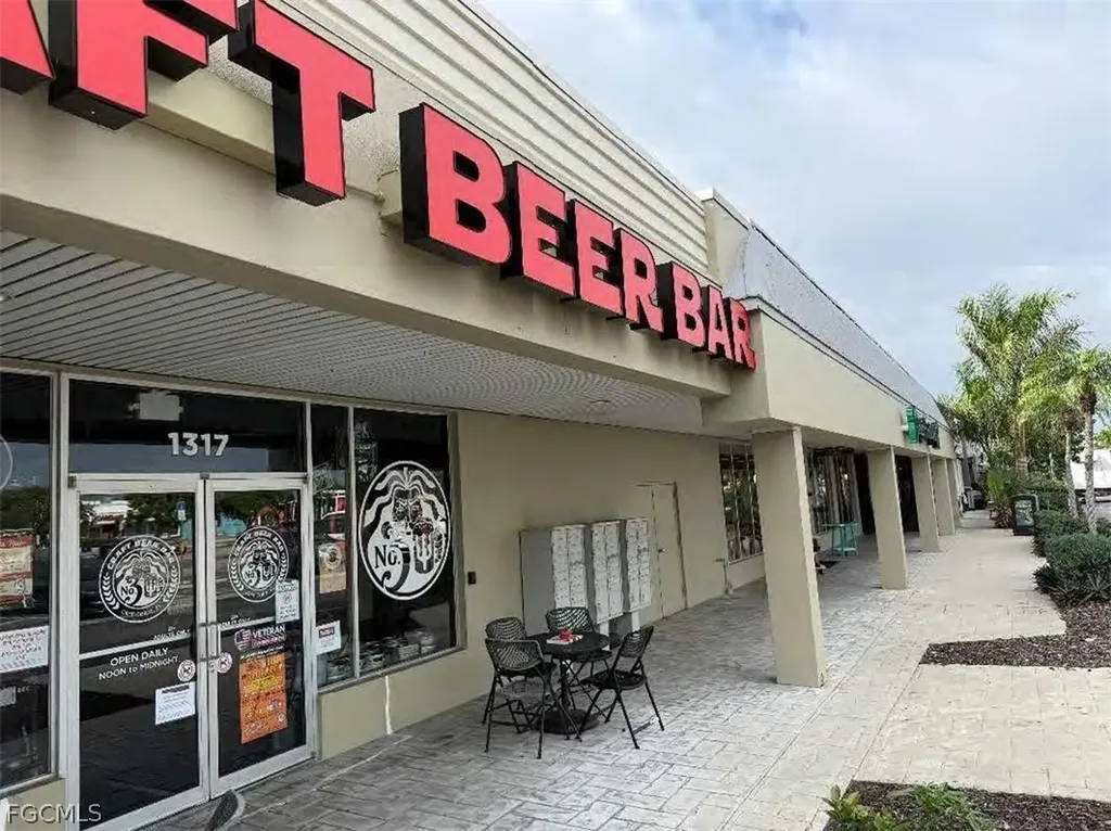 1201-1317 Cape Coral Parkway E Cape Coral FL 33904