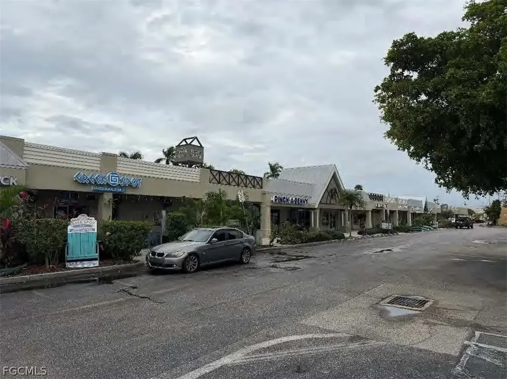 1201-1317 Cape Coral Parkway E Cape Coral FL 33904