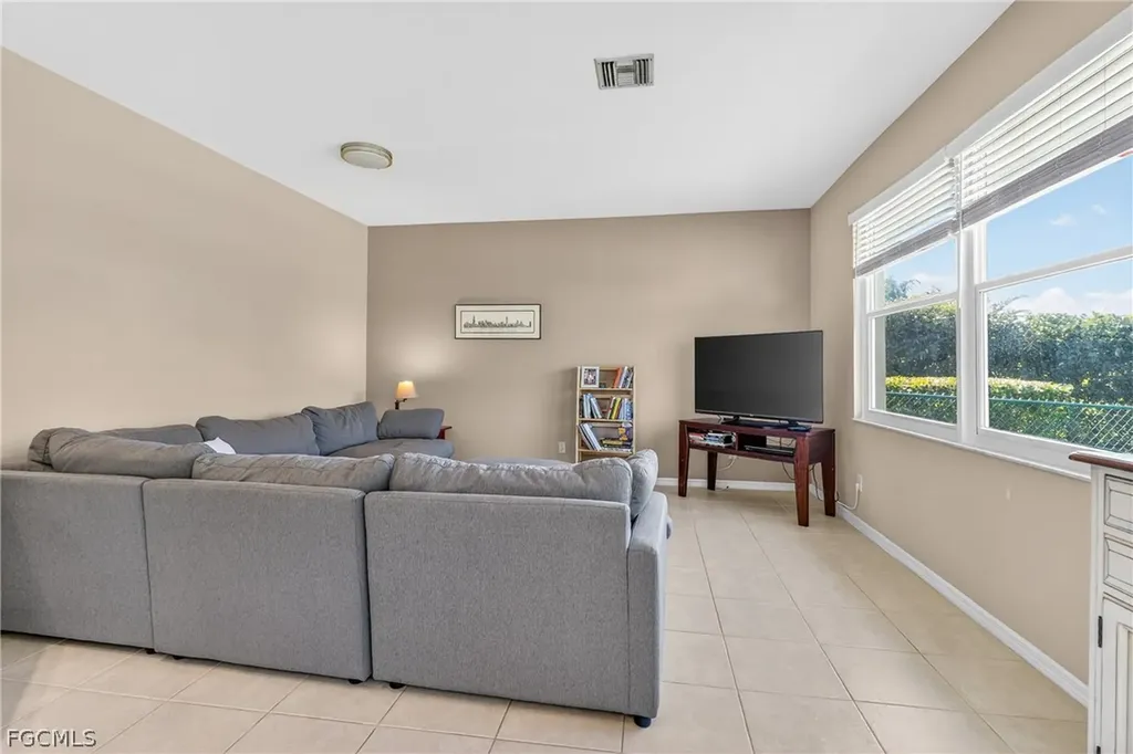 9261 Pittsburgh Boulevard Fort Myers FL 33967