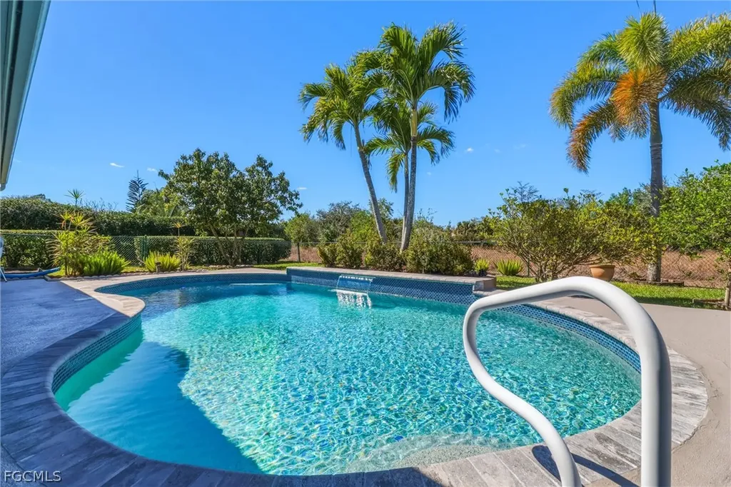 9261 Pittsburgh Boulevard Fort Myers FL 33967