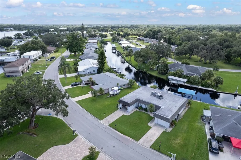 14913 Wise Way Fort Myers FL 33905