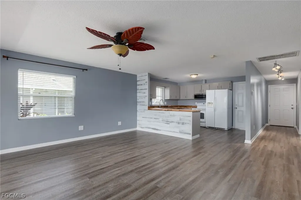 14913 Wise Way Fort Myers FL 33905