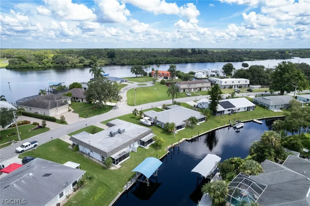 14913 Wise Way Fort Myers FL 33905