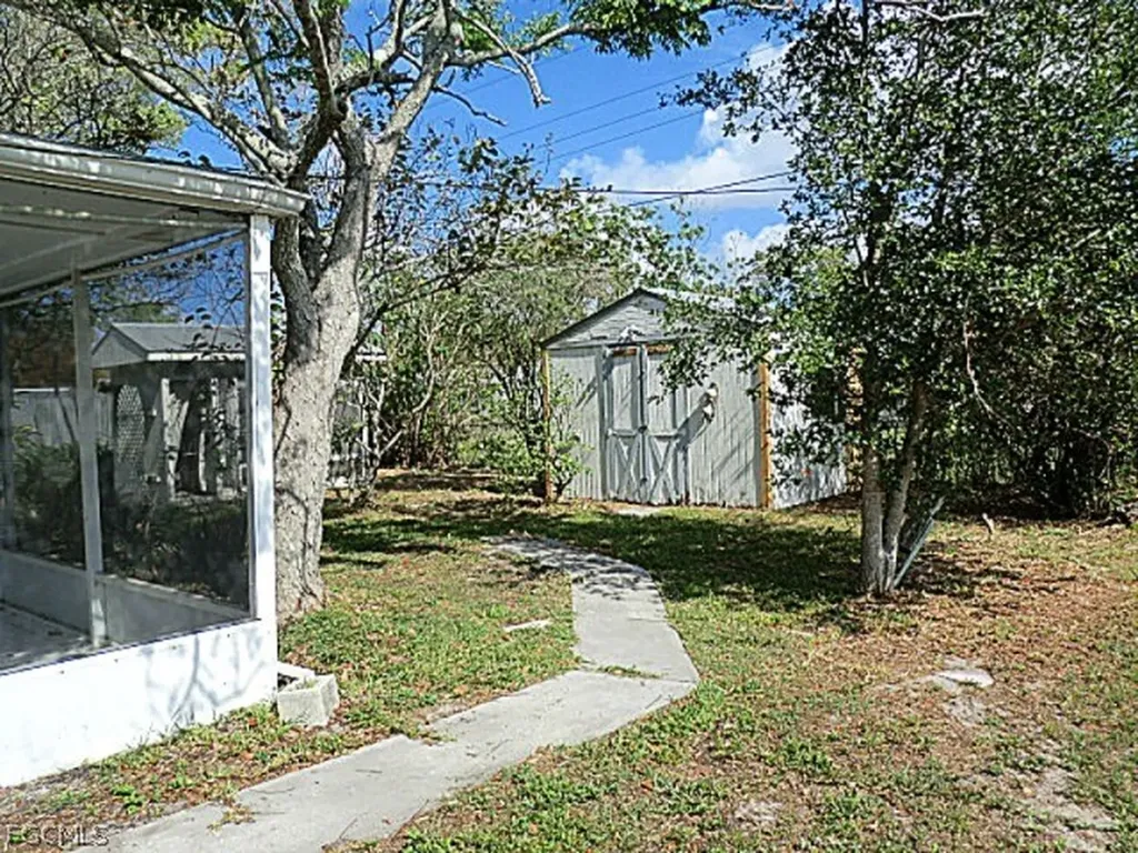 12362 3rd Street Fort Myers FL 33905