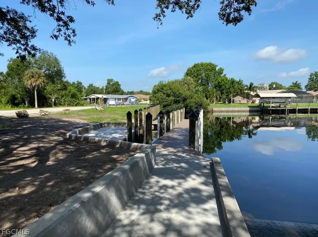12362 3rd Street Fort Myers FL 33905