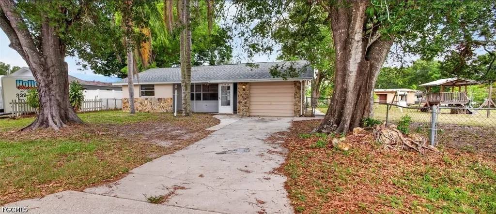 12362 3rd Street Fort Myers FL 33905