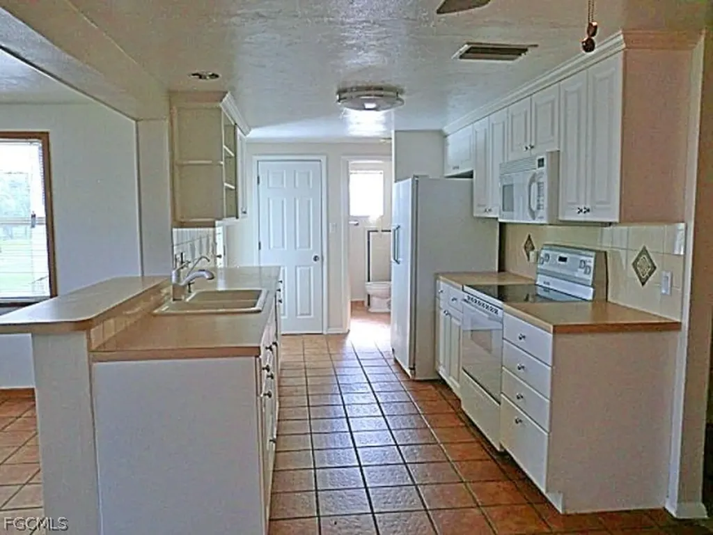 12362 3rd Street Fort Myers FL 33905