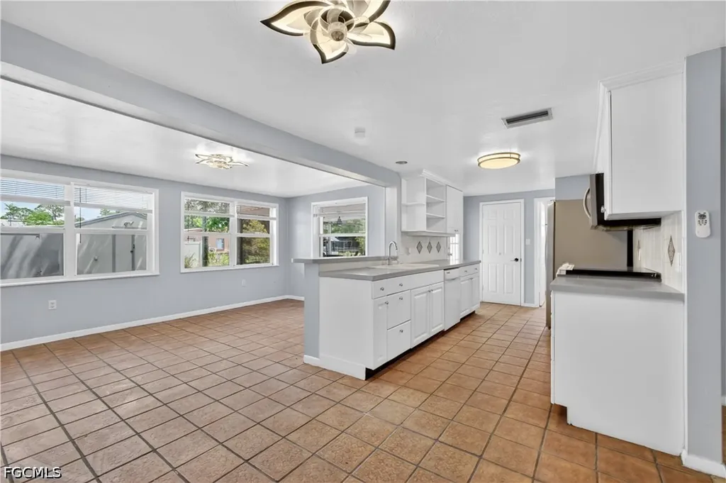 12362 3rd Street Fort Myers FL 33905