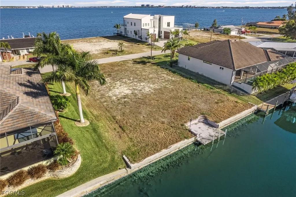 5824 SW 1st Avenue Cape Coral FL 33914