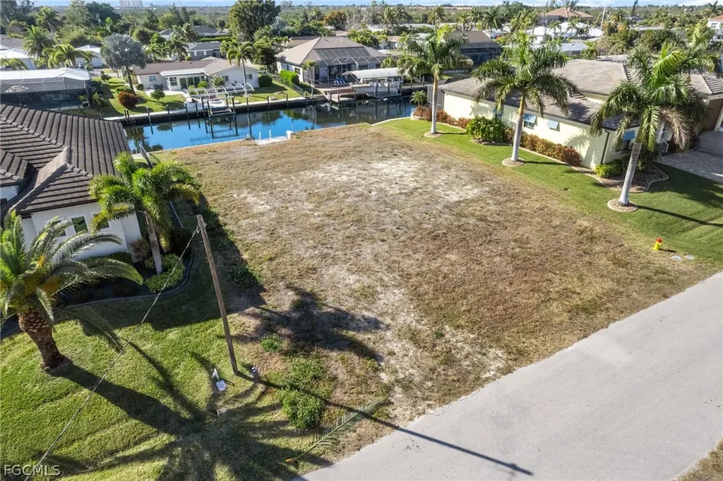 5824 SW 1st Avenue Cape Coral FL 33914