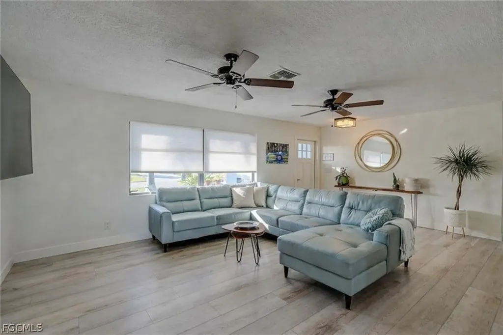 305 SE 14th Terrace Cape Coral FL 33990