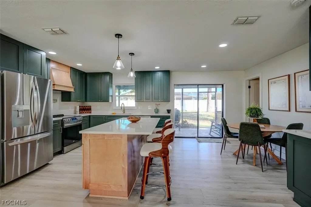 305 SE 14th Terrace Cape Coral FL 33990