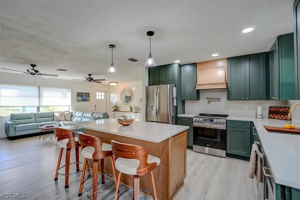 305 SE 14th Terrace Cape Coral FL 33990