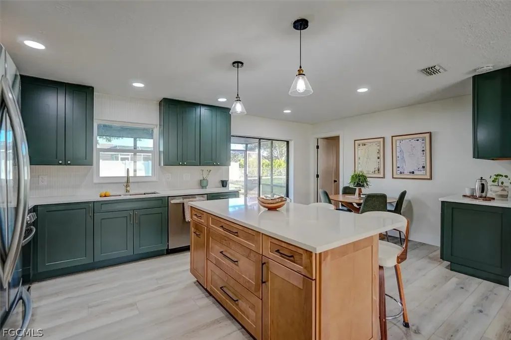 305 SE 14th Terrace Cape Coral FL 33990