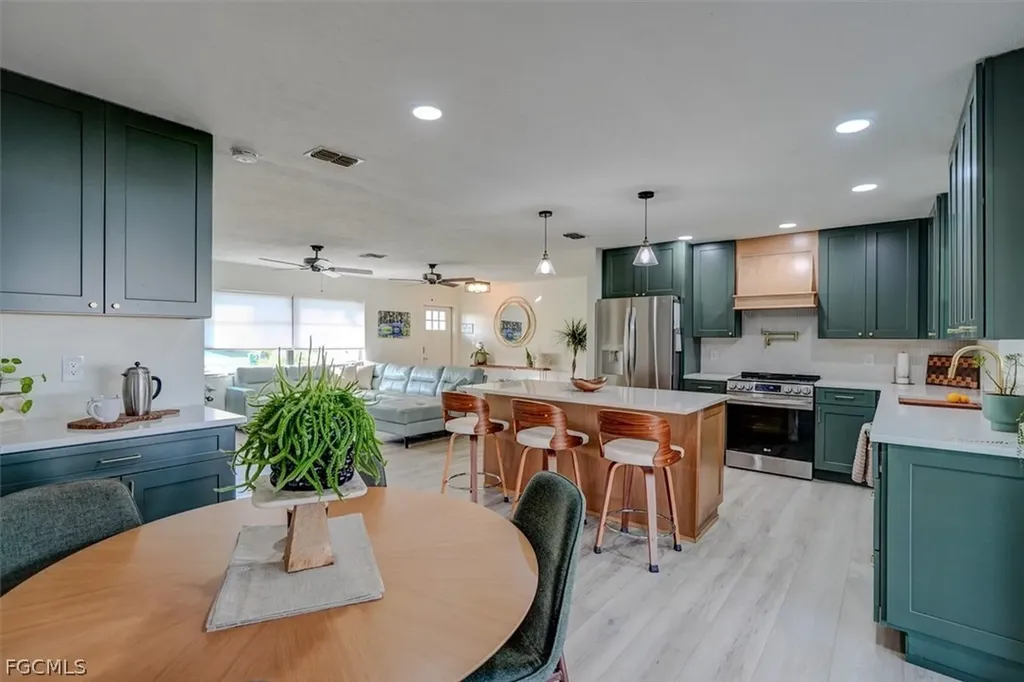 305 SE 14th Terrace Cape Coral FL 33990
