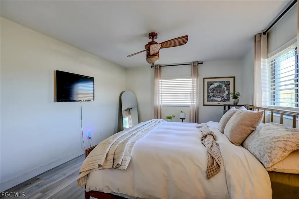 305 SE 14th Terrace Cape Coral FL 33990