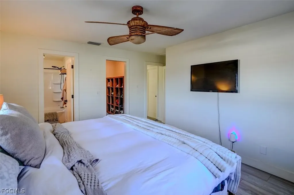 305 SE 14th Terrace Cape Coral FL 33990