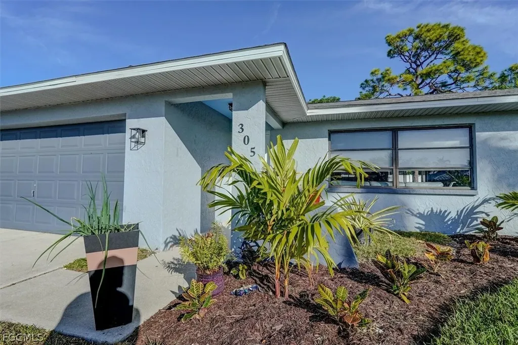 305 SE 14th Terrace Cape Coral FL 33990