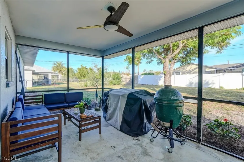 305 SE 14th Terrace Cape Coral FL 33990
