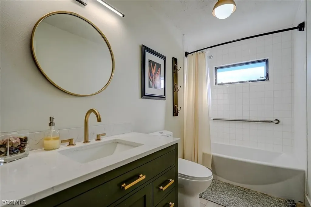 305 SE 14th Terrace Cape Coral FL 33990