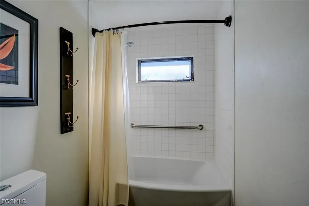 305 SE 14th Terrace Cape Coral FL 33990