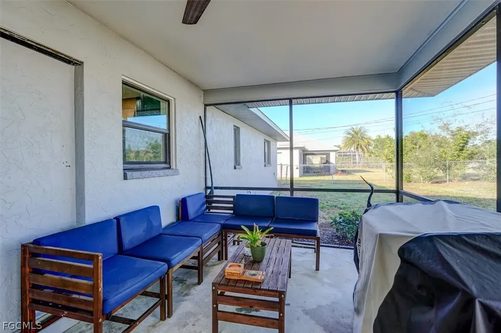 305 SE 14th Terrace Cape Coral FL 33990