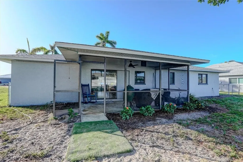 305 SE 14th Terrace Cape Coral FL 33990