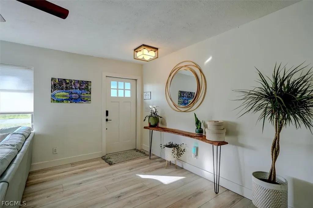 305 SE 14th Terrace Cape Coral FL 33990