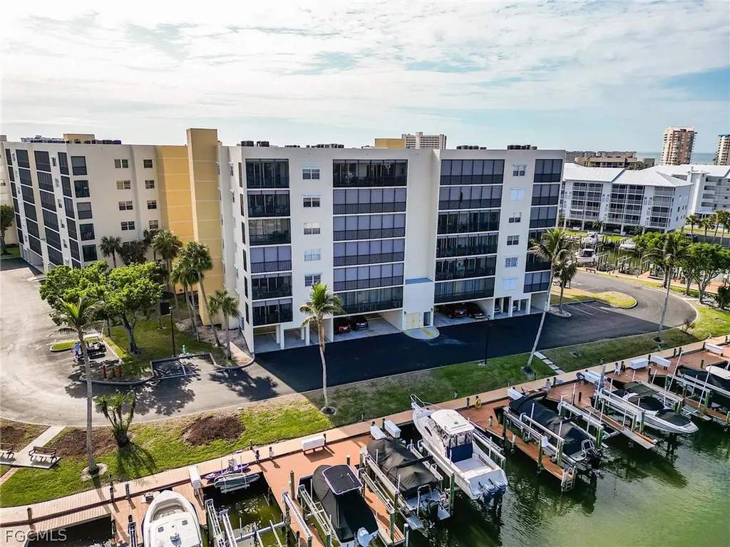Hibiscus Pointe #82 Bay Beach Lane Fort Myers Beach FL 33931