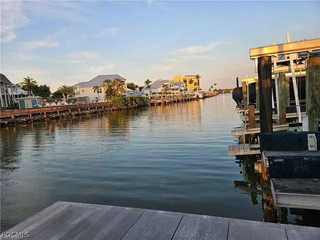Hibiscus Pointe #82 Bay Beach Lane Fort Myers Beach FL 33931