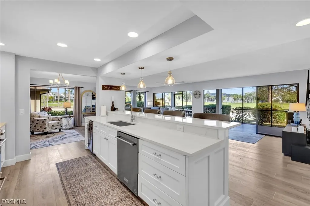 Fort Myers FL, 6300 Cougar Run, Unit 104