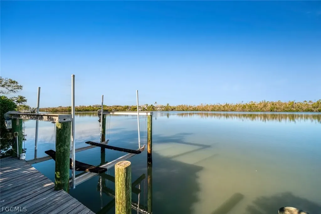 5810 Pine Tree Drive Sanibel FL 33957