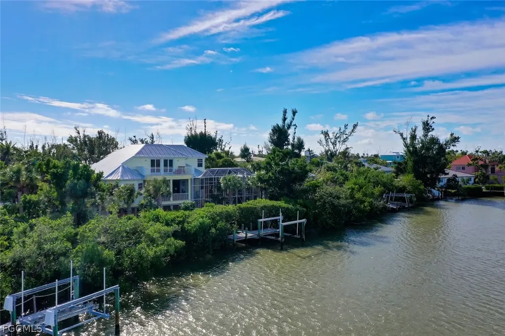 5810 Pine Tree Drive Sanibel FL 33957