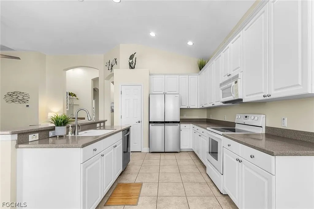 3811 Lakeview Isle Court Fort Myers FL 33905