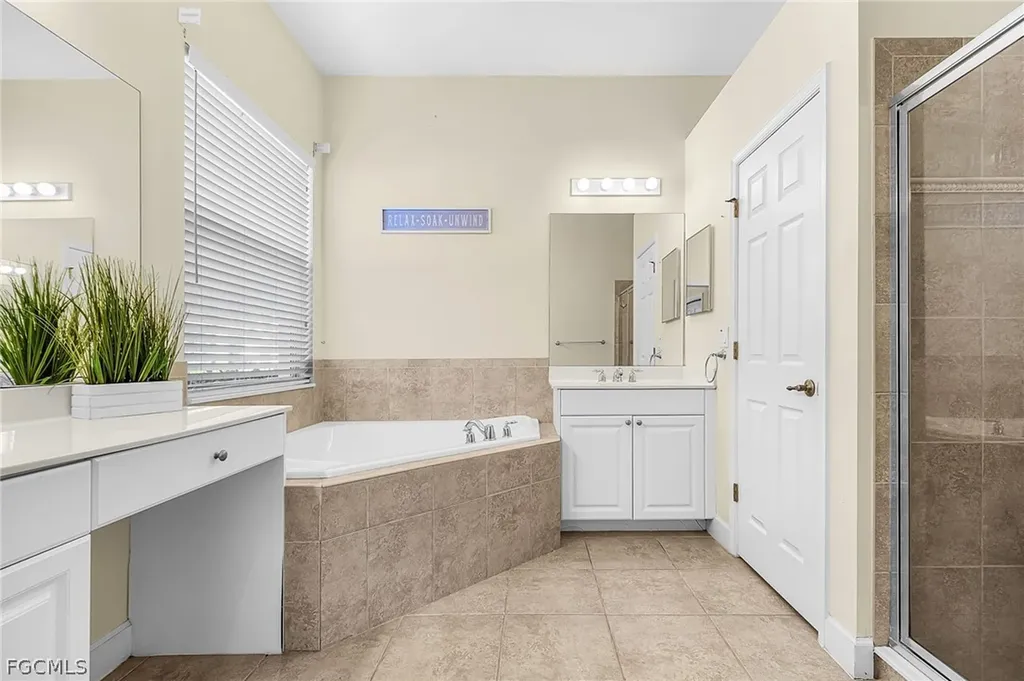 3811 Lakeview Isle Court Fort Myers FL 33905