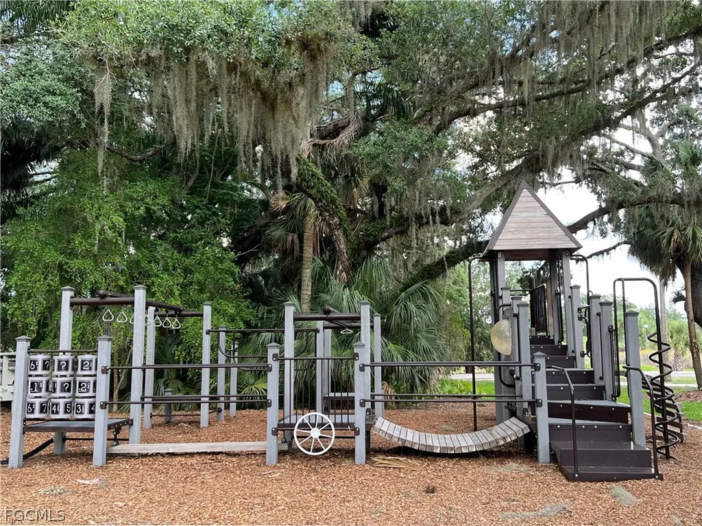 3811 Lakeview Isle Court Fort Myers FL 33905
