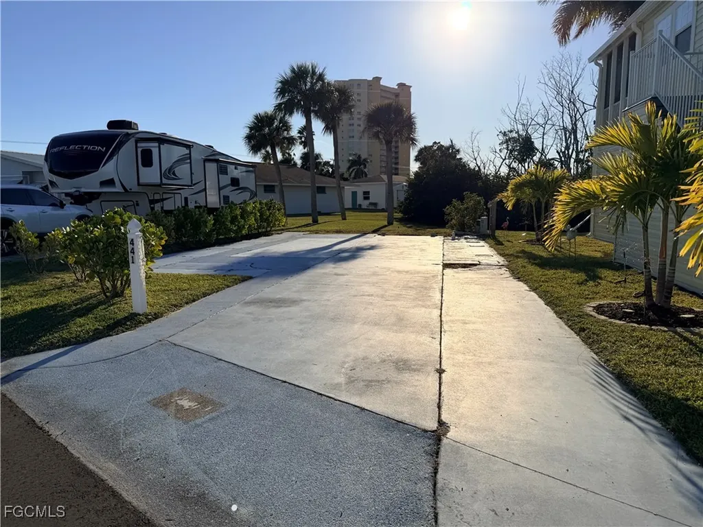 19681 Summerlin 441 Road Fort Myers FL 33908