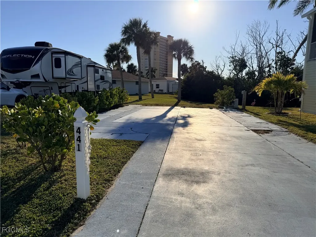 19681 Summerlin 441 Road Fort Myers FL 33908