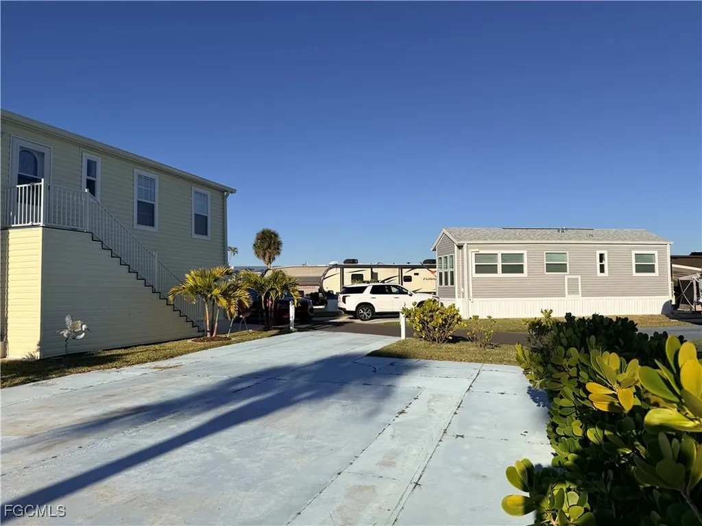 19681 Summerlin 441 Road Fort Myers FL 33908