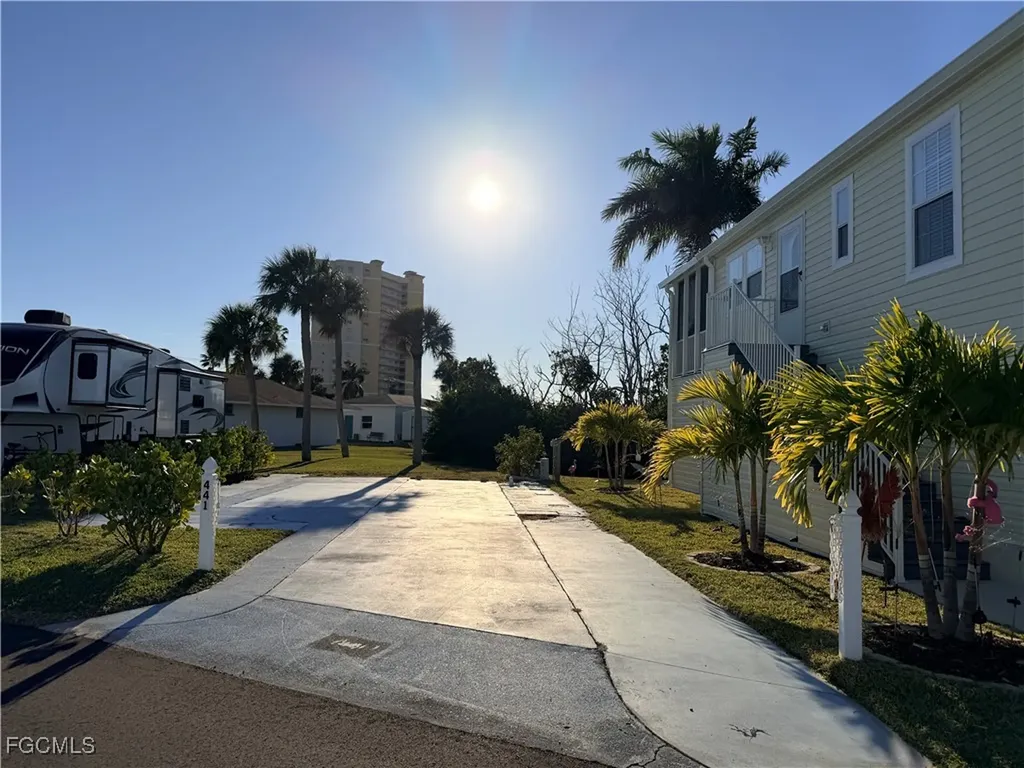 19681 Summerlin 441 Road Fort Myers FL 33908