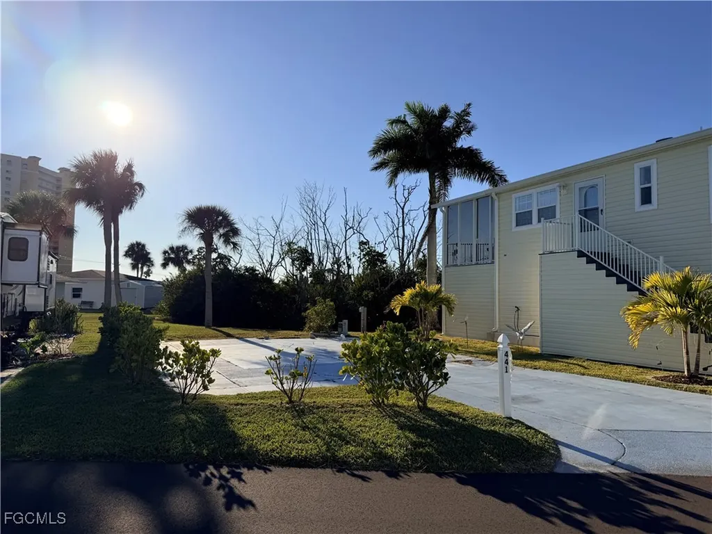 19681 Summerlin 441 Road Fort Myers FL 33908