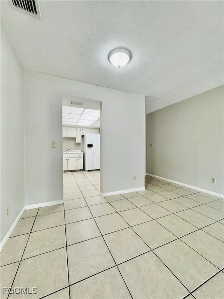 3619 SE 9th Place Cape Coral FL 33904