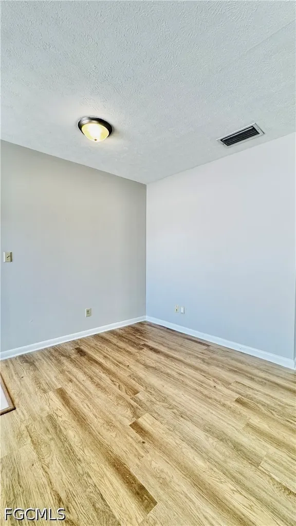 3619 SE 9th Place Cape Coral FL 33904