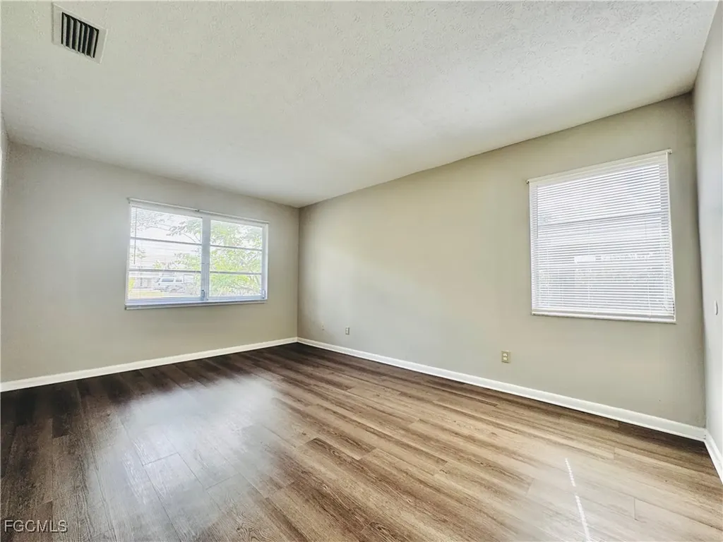 3619 SE 9th Place Cape Coral FL 33904