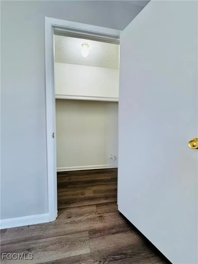 3619 SE 9th Place Cape Coral FL 33904